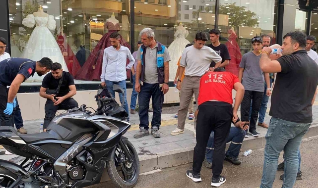 Otomobil ile iki motosiklet çarpıştı: 2 yaralı