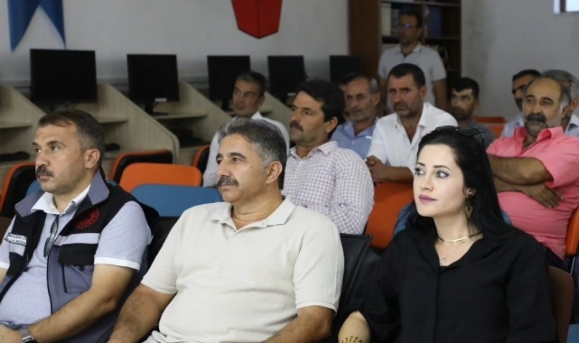 Palu'da üreticilere tarımda yeni dönem bilgilendirmesi yapıldı