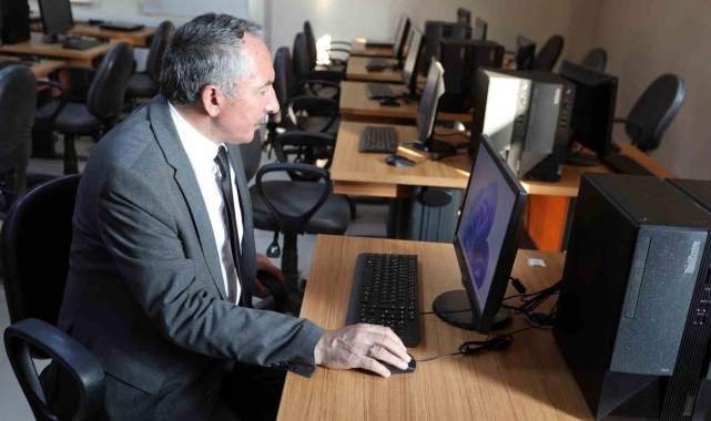 Patnos Meslek Yüksekokulu'na bilgisayar laboratuvarı