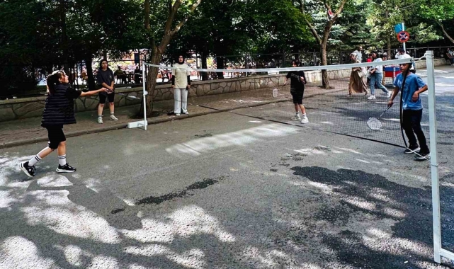 Patnos'ta gençler sosyal meydanda buluştu