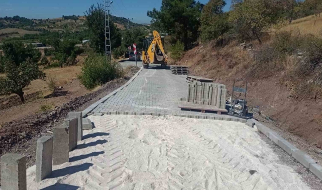 Pazarcık'ın ana arteri 5 bin metrekare kilit parke ve bordürle yenileniyor