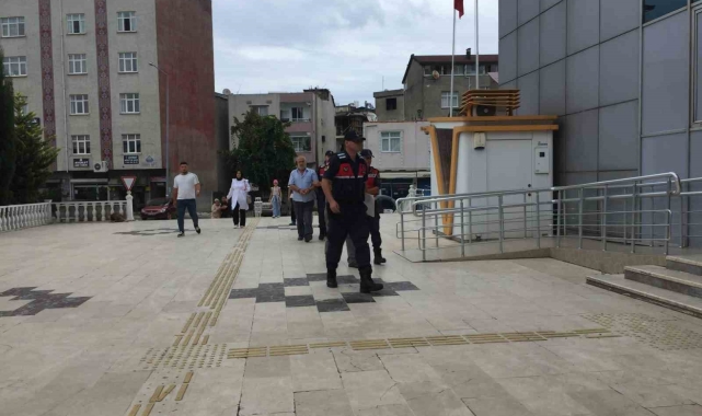 Polisi yaralayan şahıslardan 2'si tutuklandı