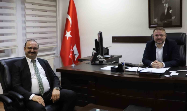 Rektör Hacımüftüoğlu'ndan yönetim ekibine hayırlı olsun ziyareti