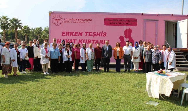 Sağlık çalışanlarına ziyaret edilerek halk haftası kutlandı