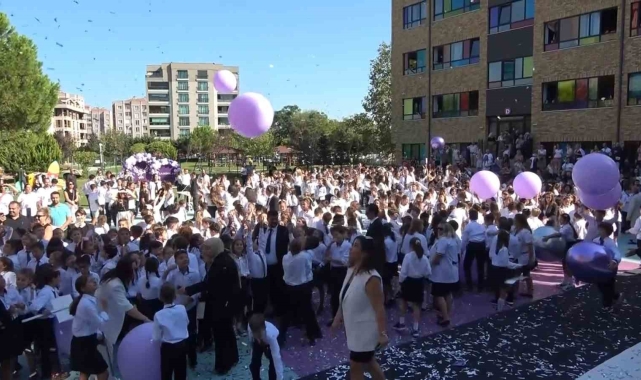 Şahinkaya Koleji'nde ilk ders zili coşkusu