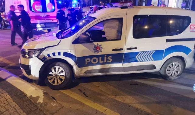 Sakarya'da 'dur' ihtarına uymayıp kaçtılar, 4 polisin kazada yaralanmasına sebep oldular