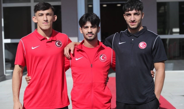 Sakaryalı güreş sporcuları İspanya'da bayrağımızı dalgalandıracak