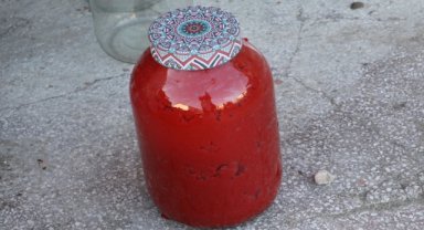 Samsun'da kadınlar mevsiminde domatesi salça yaparak değerlendiriyor