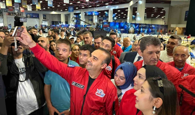 Sanayi ve Teknoloji Bakanı Kacır: "TEKNOFEST'ten çıkan geleceğin Aziz Sancar'ları, Selçuk Bayraktar'ları, Türkiye'yi geleceğe taşıyacak"