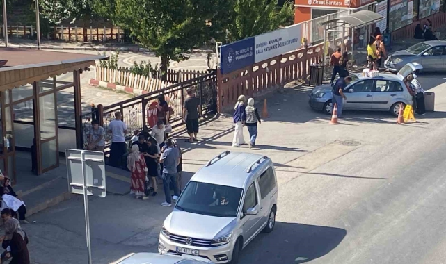 Şehir dışından gelen aileler öğrencilerini yurtlara yerleştirmeye başladı