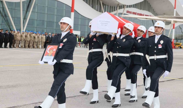 Şehit polis Şeyda Yılmaz'ın cenazesi memleketi Sivas'a getirildi