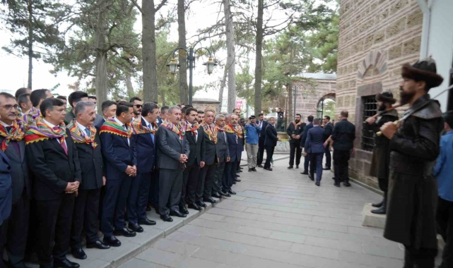 Şenliklerin son gününde Ertuğrul Gazi Türbesi ziyaret edildi