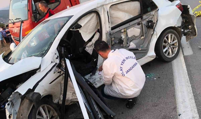 Sinop'ta iki otomobil kafa kafaya çarpıştı: 3 ölü, 4 yaralı
