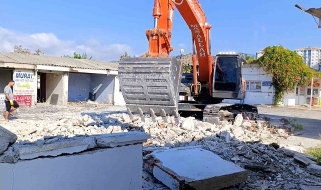 Söke Eski Otogar'da yıkım başladı