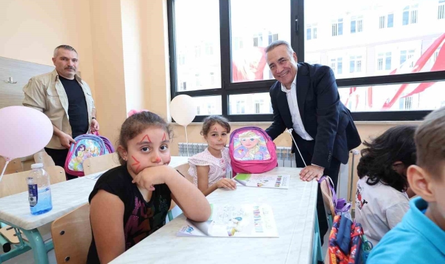 Sultangazi Belediyesi'nden 15 bin öğrenciye eğitim desteği