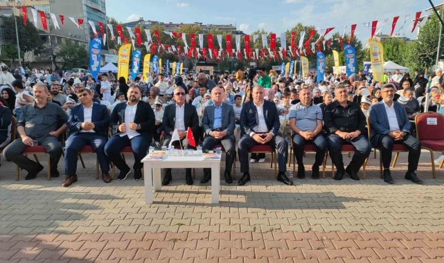 Sultangazi Belediyesi'nin düzenlediği 3. toplu sünnet şöleninde bin 200 çocuk sünnet oldu