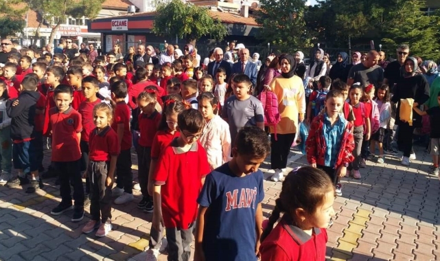 Sungurlu'da 6 bin 336 öğrenci için ilk ders zili çaldı