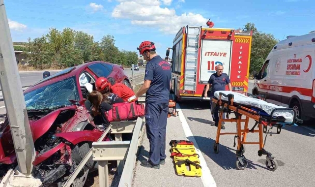 Susurluk'ta otoyolda trafik kazası; 3 yaralı