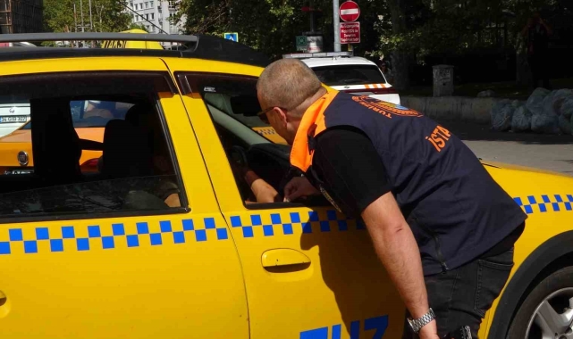 Taksim'de taksimetre açmayan taksilere ceza