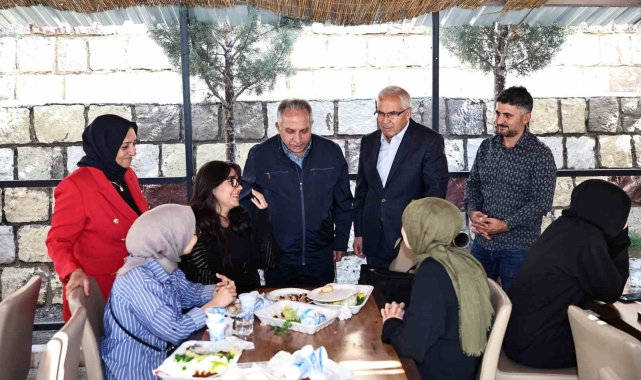 Talas&#039;ta gelenek bozulmadı, öğrencilere elit karşılama