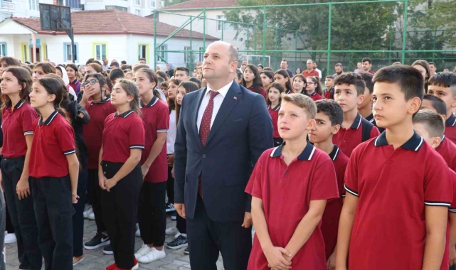 Taşova'da 3 bin 600 öğrenci ders başı yaptı