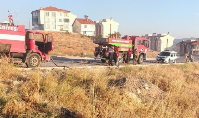 Tavşanlı şehir merkezi yakınında çıkan yangın kokuttu
