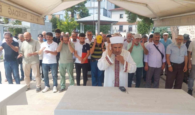 Tekirdağ'da Ayşenur Ezgi Eygi için gıyabi cenaze namazı kılındı