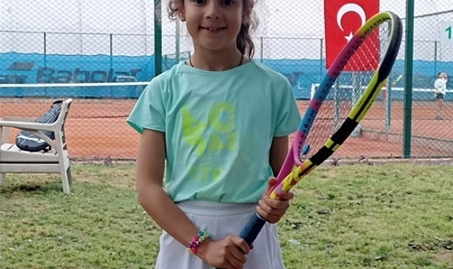 Tenisçi Dila Nur Kaya'dan büyük başarı