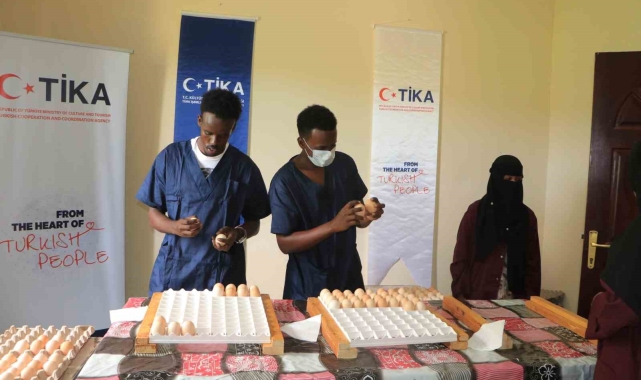TİKA, Somali'de 'Damızlık Etlik Piliç Üretimi Projesi'ni hayata geçirdi