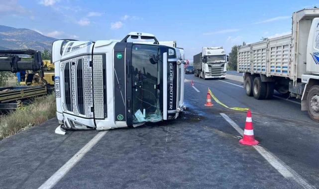 Tırın devrildiği kazada 1 kişi öldü