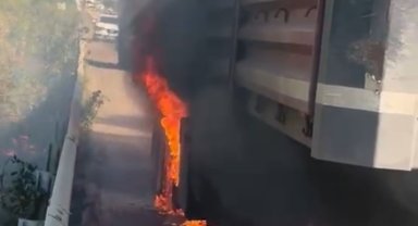 Tırın dorsesi alevlere teslim oldu