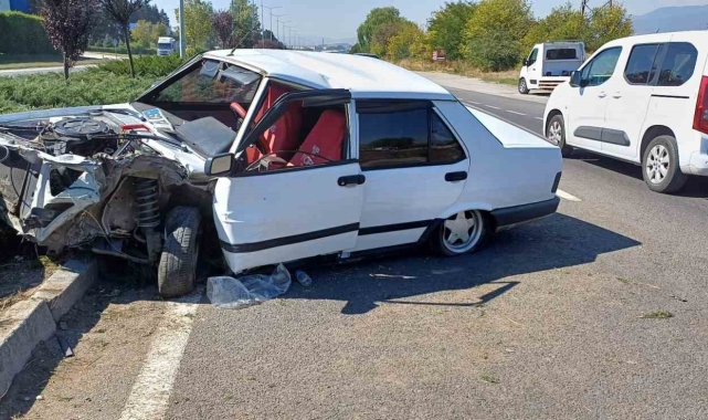 Tofaş hurdaya döndü: 1 yaralı