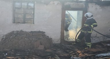 Tokat'ta çıkan yangında tek katlı ev hasar gördü