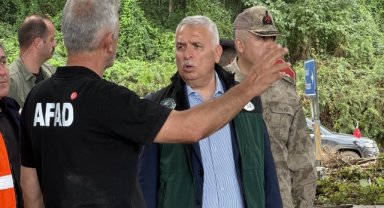 Trabzon Valisi Yıldırım, taşkın ve heyelan meydana gelen ilçelerde incelemelerde bulundu: