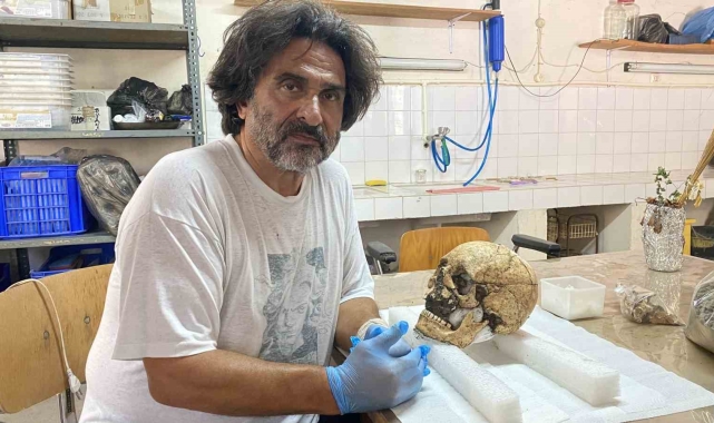 Troya kazısında çıkan son Troyalı kafatası ilk kez yüzlendirilecek