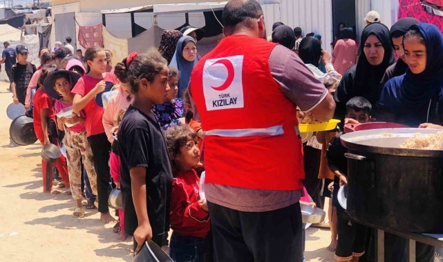 Türk Kızılay'dan kıtlığın eşiğindeki Gazze'ye gıda desteği