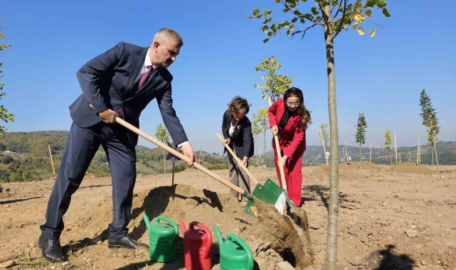 Türkiye ve Azerbaycan kardeşliği Gölcük'te pekişti