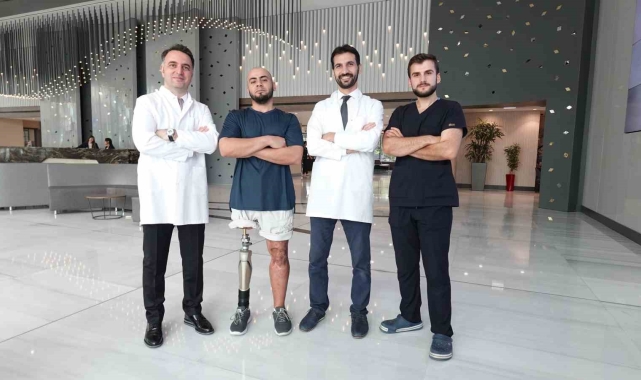 Türkiye'de ilk kez uygulanan son jenerasyon osseointegrasyon protezi ile hayata tutundu