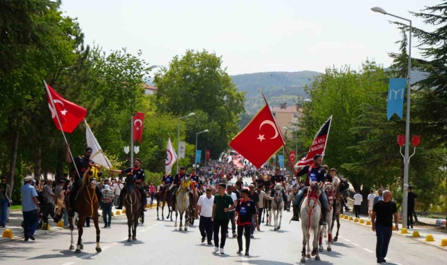 Türkiye'nin dört bir yanından gelen Yörükler Söğüt'te buluştu