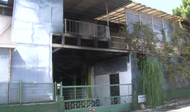 Tuzla'da boya fabrikasında yangın: 1 işçi yaralandı