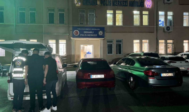 Tuzla'da düğün konvoyu yaparak yolu kapatan sürücülere ceza