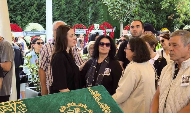 Ünlü oyuncu İrem Sak'ın babası son yolculuğuna uğurlandı