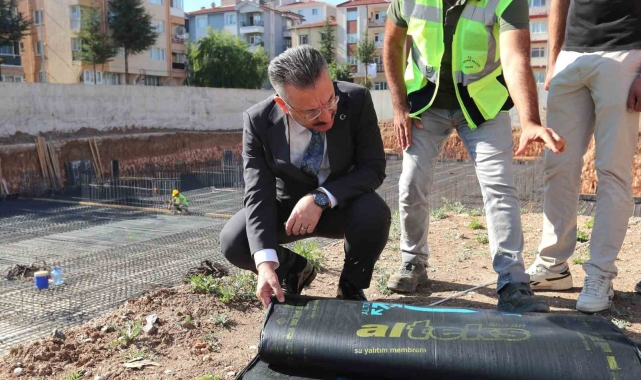 Vali Aksoy, inşaatı devam eden Anadolu Lisesi'ni ziyaret etti