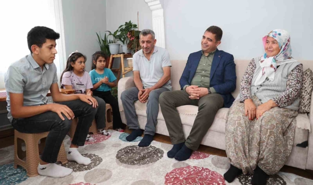 Vali Aslan, gazi ailesi ile buluştu