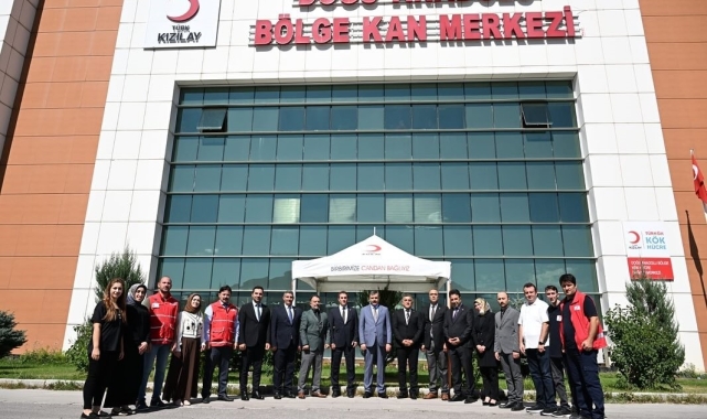 Vali Çiftçi'den Kızılay Kan Merkezi'ne ziyaret