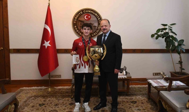 Vali Dallı: "Gençlerimize imkanlarımız dahilinde, her türlü desteği vermeye devam edeceğiz"
