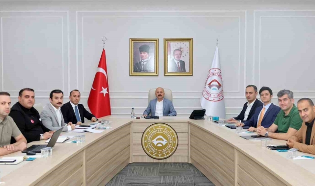 Vali yardımcılarıyla haftalık değerlendirme toplantısı yapıldı