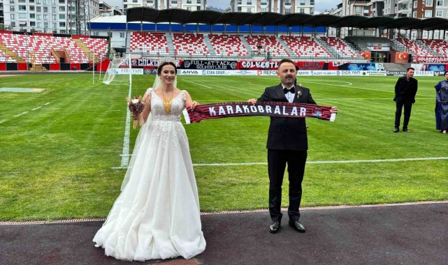 Vanlı kadın hakem bu kez maç için değil nikah için düdük çaldı