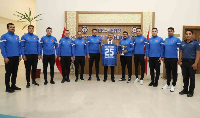 Voleybolda şampiyon Emniyet Müdürlüğü
