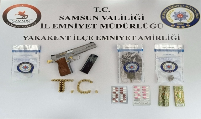 Yakakent'te tabanca, mühimmat ve uyuşturucu madde ele geçirildi